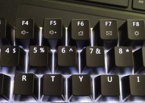 怎么把电脑键盘灯关了 如何关闭笔记本键盘灯