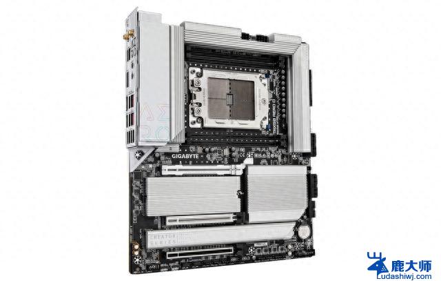 首款TRX50主板外观曝光，支持AMD Threadripper 7000处理器，即将引领高性能计算新潮流