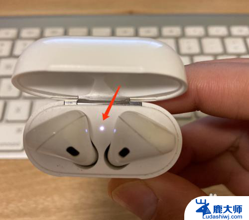 两个苹果手机怎么连接蓝牙 苹果手机同时连接两个蓝牙耳机方法