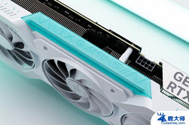 华硕TX GAMING GeForce RTX4070-O12G天选测评：二次元显卡中的顶尖战力！