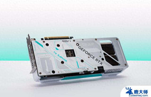 华硕TX GAMING GeForce RTX4070-O12G天选测评：二次元显卡中的顶尖战力！