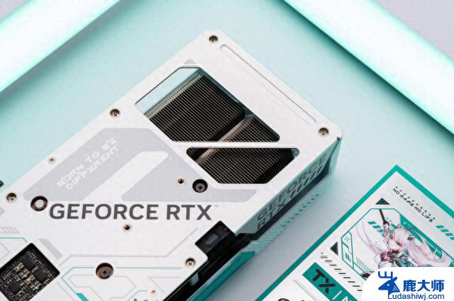 华硕TX GAMING GeForce RTX4070-O12G天选测评：二次元显卡中的顶尖战力！